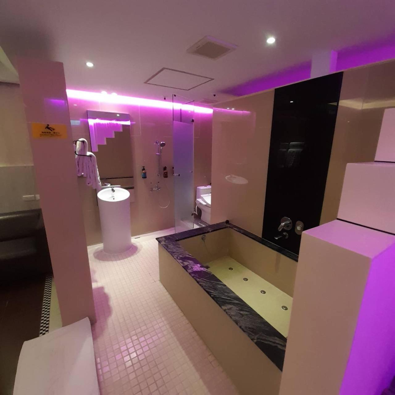 King Motel王者 桃園市旅館177號 Εξωτερικό φωτογραφία