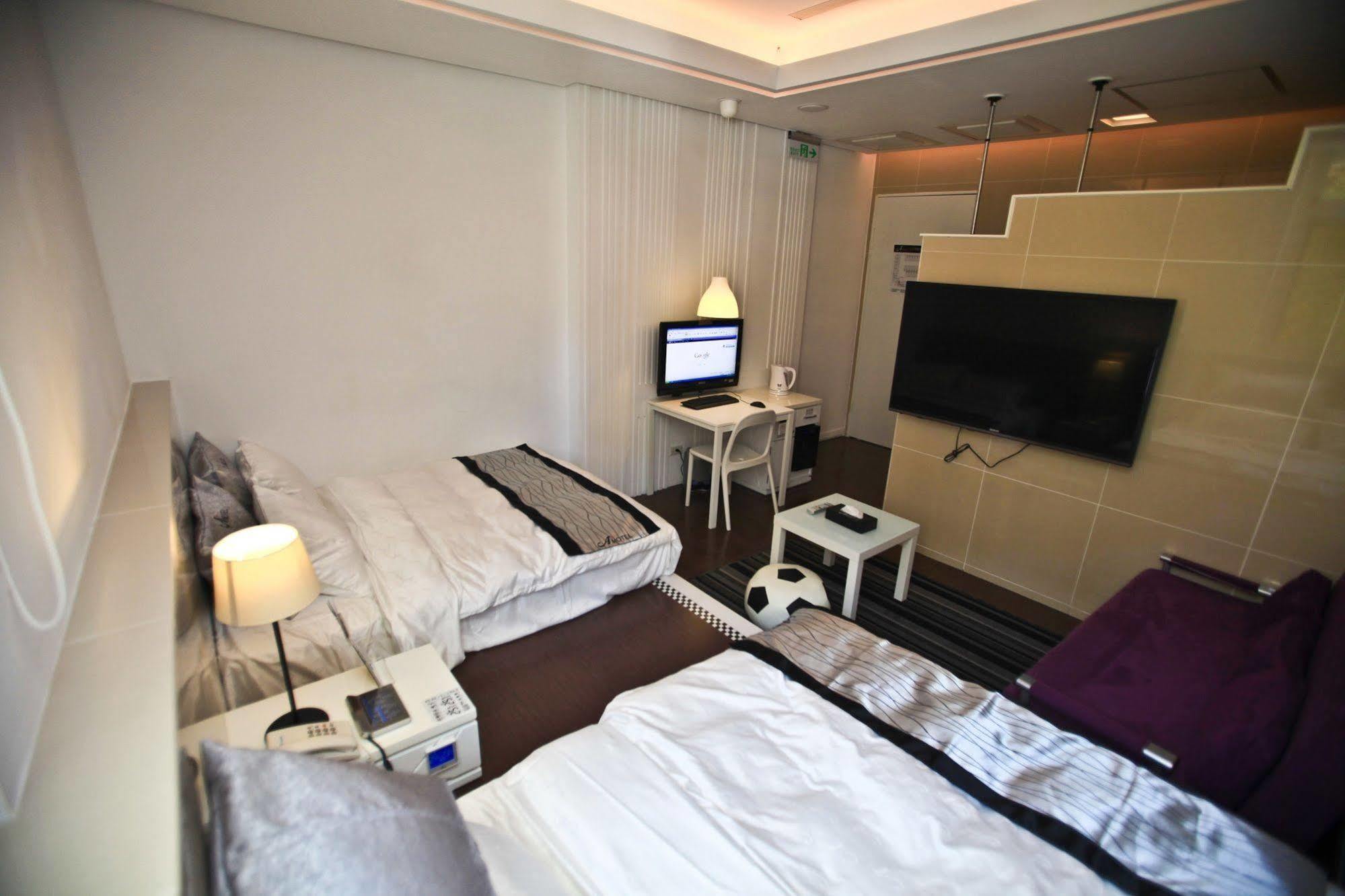 King Motel王者 桃園市旅館177號 Εξωτερικό φωτογραφία